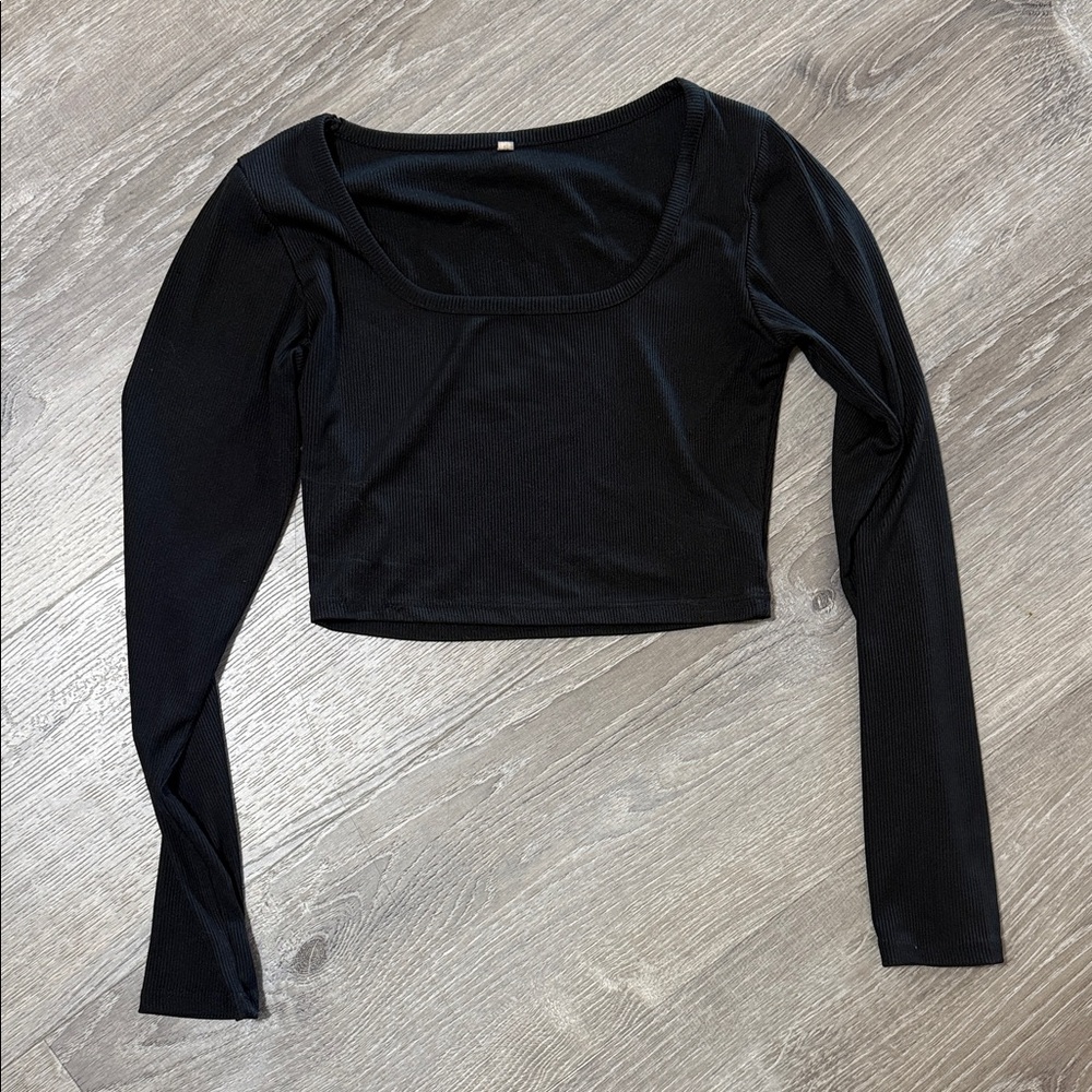 Elegant Black Long Sleeve Crop Top